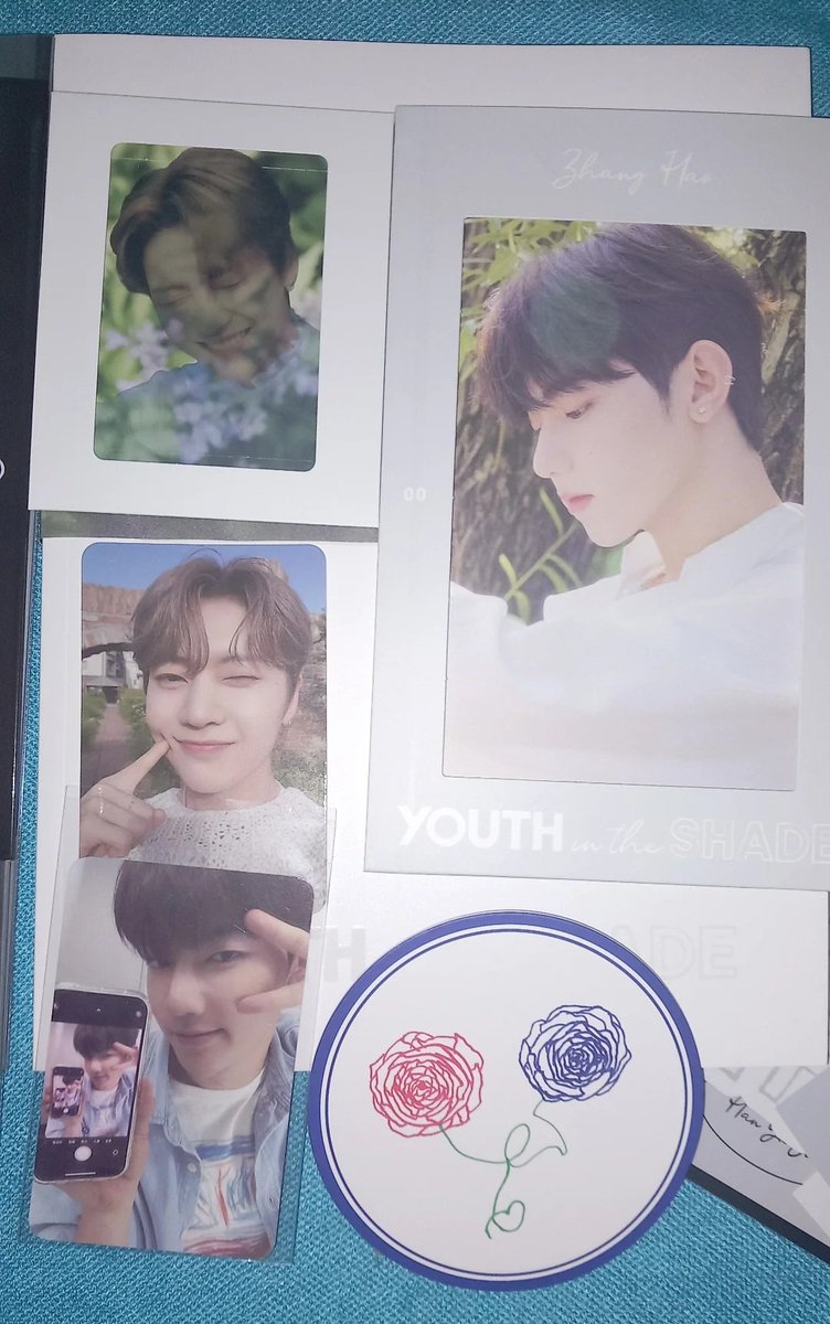 nayahaori's tweet photo. albums arrived last week. thank you so much @SeoulStream 🖤 this is my 2nd and 3rd time I ordered from this shop and will probably order again 🫶 https://t.co/3vSxY5wxS6