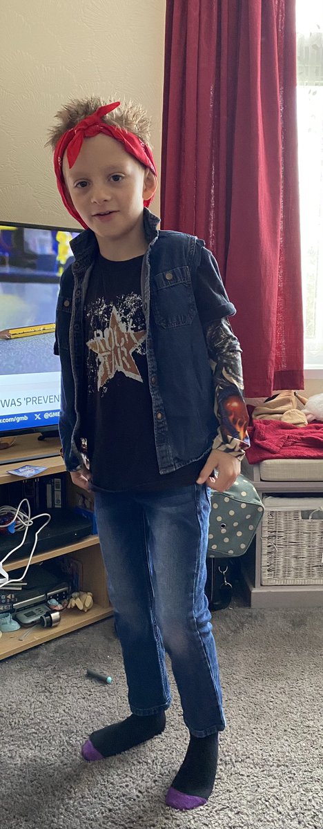 SelinaWroe's tweet photo. @BirstallAcad one excited boy for rockstar day https://t.co/JBo3OXbkHm