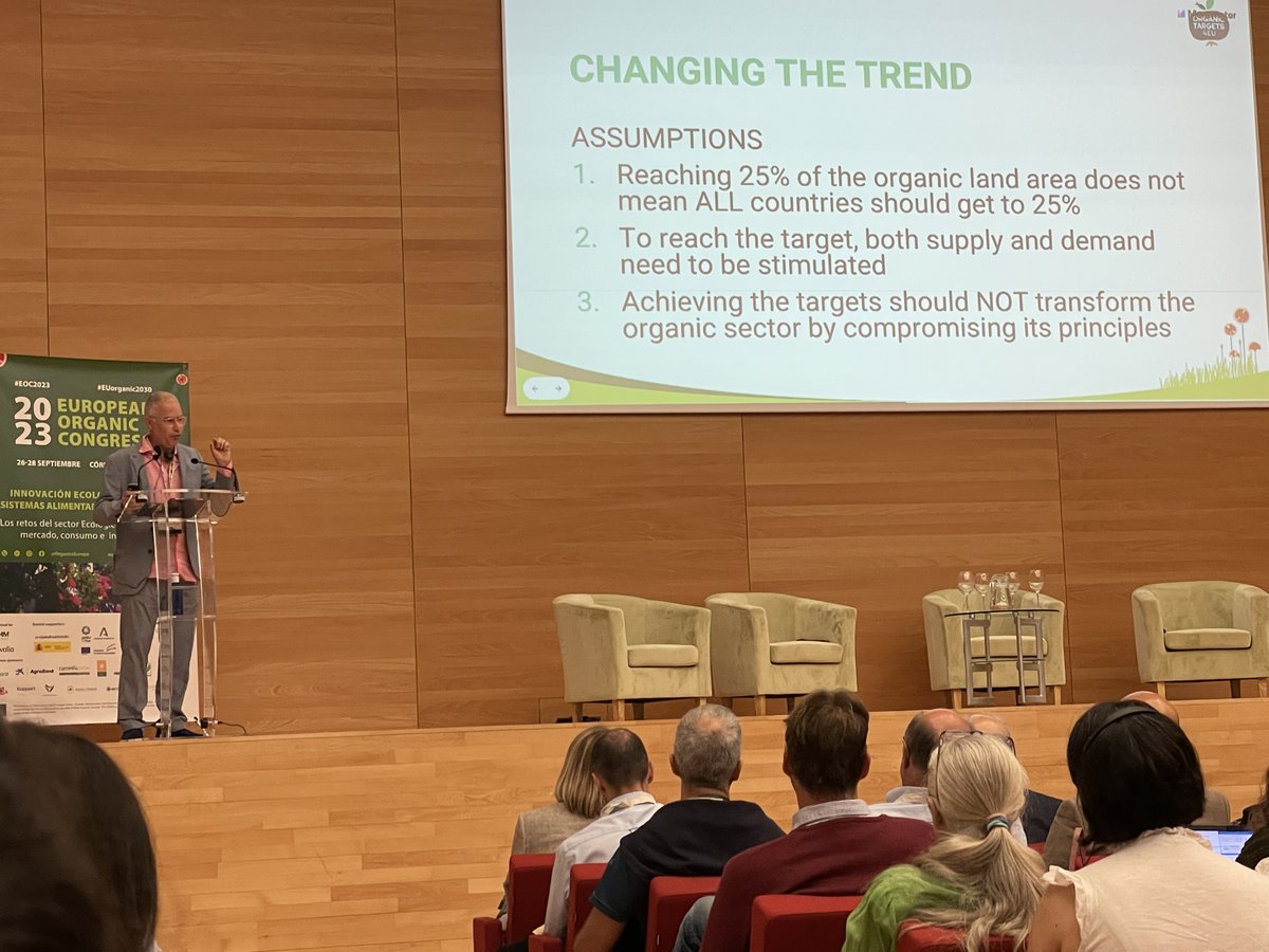 OrganicsEurope's tweet image. Achieving the #EUFarmToFork target raises questions about growing #organic. #OT4EU project partners agreed organic growth should not compromise on the #OrganicPrinciples 🌱
🎙️ @raffaele_zanoli, Professor of Agro-Food Marketing at University of Ancona #EOC2023