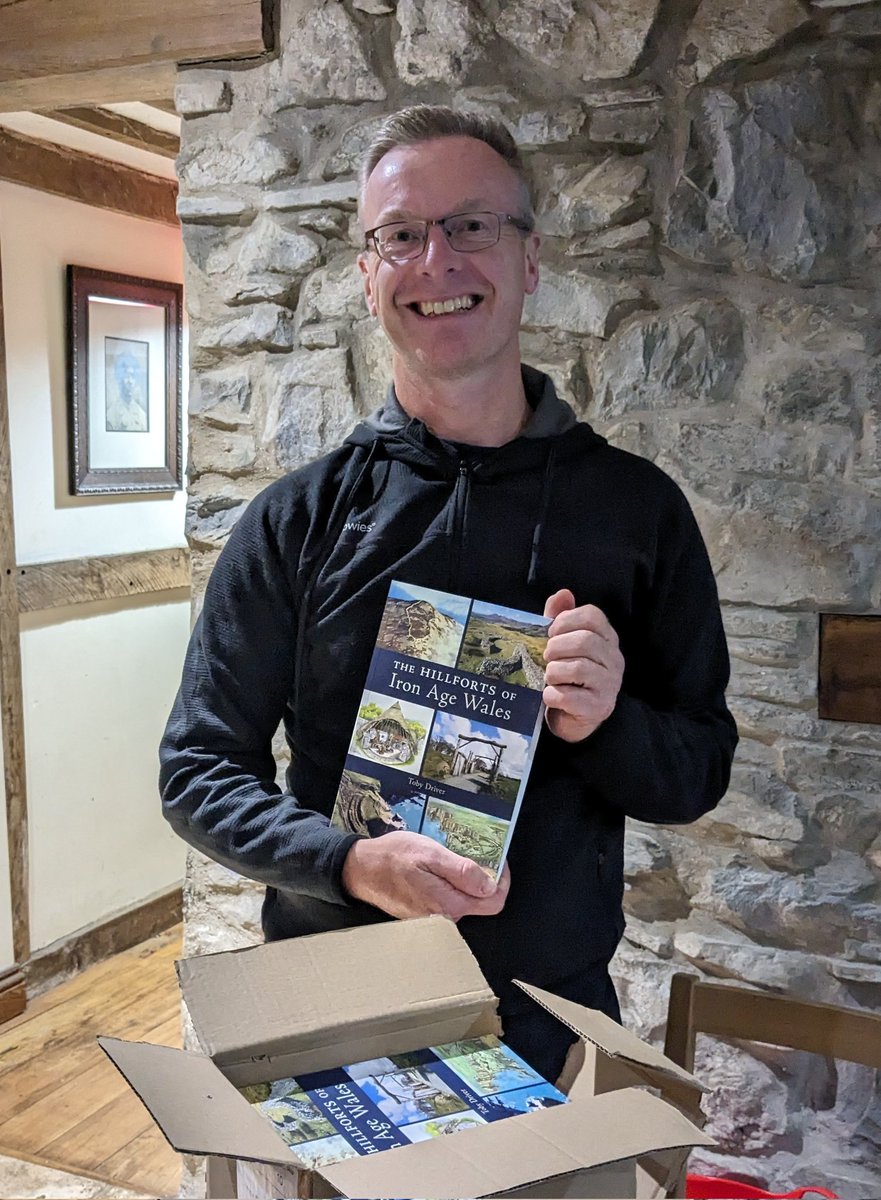 #HillfortsWednesday Last night I took delivery of author copies of my new book 🎉 courtesy of <a href="/LogastonPress/">Logaston Press</a> - the publishers have done a fabulous job 👏

I hope the book will kindle a new interest in the amazing prehistoric &amp; Roman archaeology of Wales 🤩

My huge thanks to ⤵️