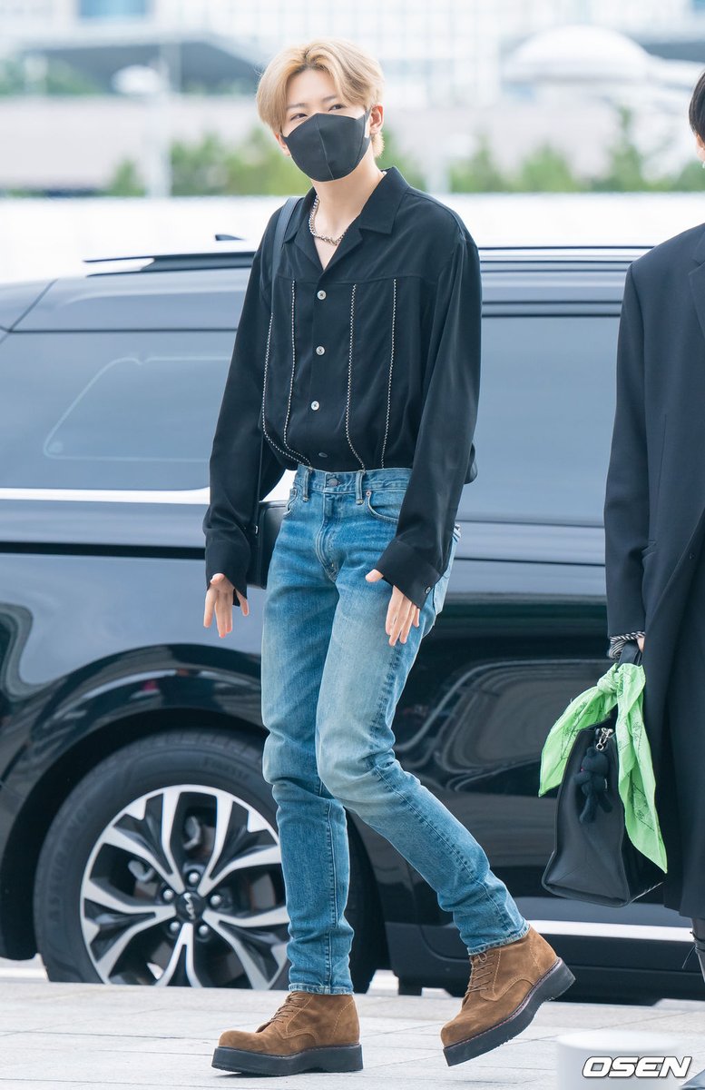 forjunkyu_09's tweet photo. 230927
Treasure Junkyu, ‘Handsomeness that cannot be hidden by a mask’
https://t.co/svYIIYWzPt

Treasure Junkyu, ‘shiny airport departure route’
https://t.co/ZHRVauolcs

Treasure Junkyu, ‘blonde charm’
https://t.co/trMRPG6nwA

#JUNKYU #준규 #ジュンギュ 
Click, like, share! ❤️ https://t.co/FSW6MrreFK
