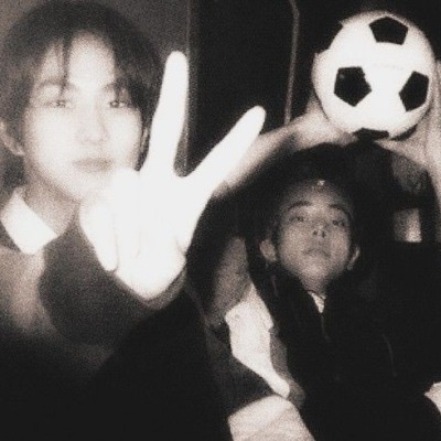 jwxnoir's tweet photo. 𖥔  looking for active mutuals !

— you guys can call me belle
— isfp !¡ she/her. 16 ; gemini
— filo shs ; humss student
— not new to #stantwt #kpoptwt but am new to #studytwt
— an engene but i'm fine with any fandom interacting with me.

♡ / ↺ would be very much appreciated! https://t.co/XW0g6f1TQG