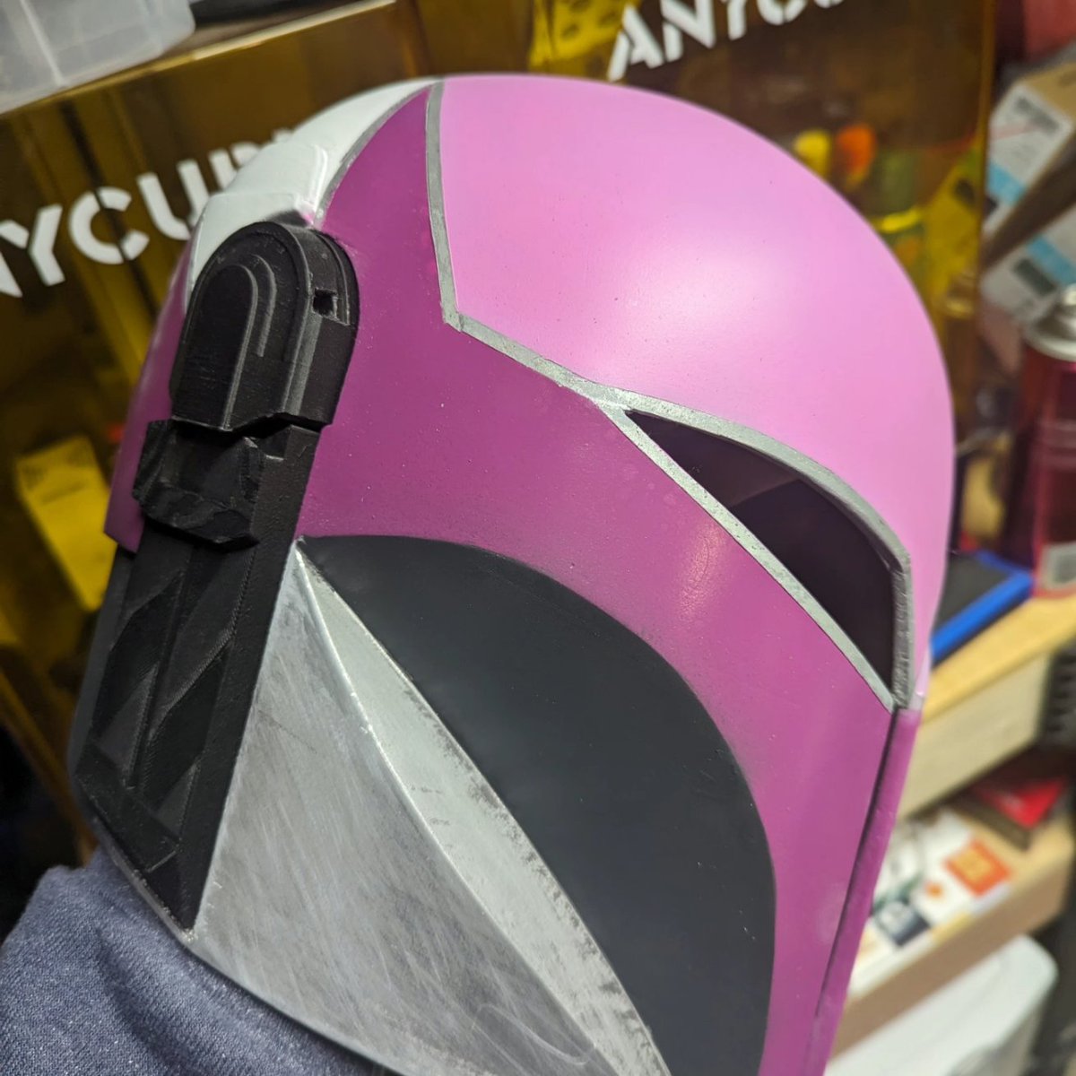 iandouglas736's tweet image. Painting complete, just needs clear coat and visors!
#3dprintung #cosplay #airbrushing #mandalorian