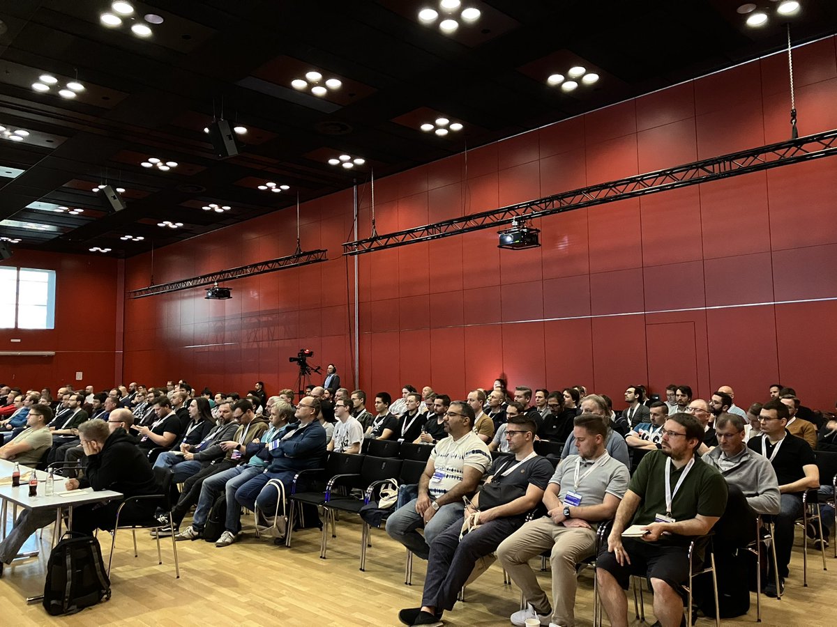 BASTAcon's tweet image. 🎬 Happening now: @rstropek speaks about prompt engineering techniques and #TypeChat here at #BASTAcon and live auf @entwickler #AI #KI #OpenAI #prompting