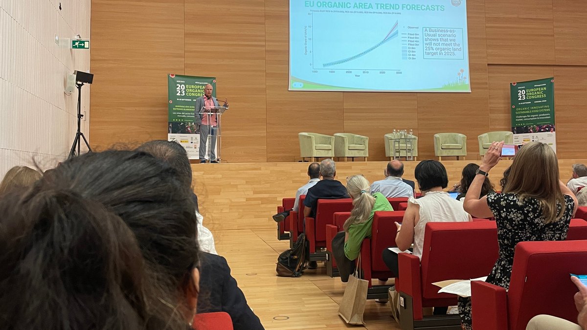 OrganicsEurope's tweet image. We start day 2 of the #EOC2023 with scenarios to reach the #EUFarmToFork&apos;s target of 25% organic land by 2030
@raffaele_zanoli, Professor of Agro-Food Marketing at University of Ancona walks us through the different models generated in the #OT4EU project