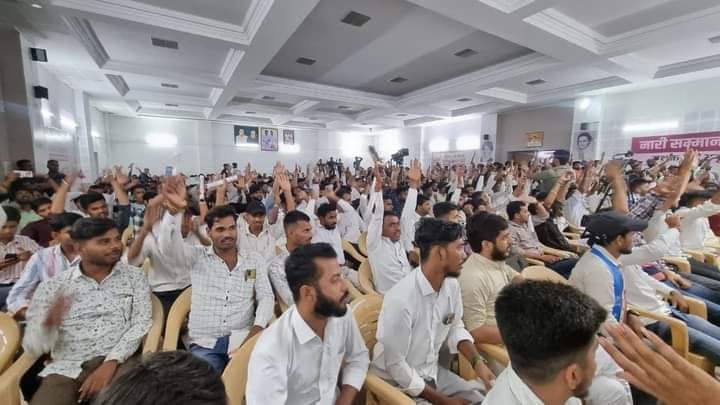 NSUI_GUNA8's tweet photo. कल प्रदेश कांग्रेस कार्यालय भोपाल में NSUI  द्वारा "फर्स्ट वोट पर कांग्रेस" भविष्य की बात कमलनाथ जी के साथ कैंपेन लॉन्च किया गया 
जिसमे #NSUI_GUNA के कार्यकर्तागण उपस्थित रहे।
@digvijaya_28 @JVSinghINC 
@AASHU_NSUI @NSUIMP https://t.co/V65w5HCnzY