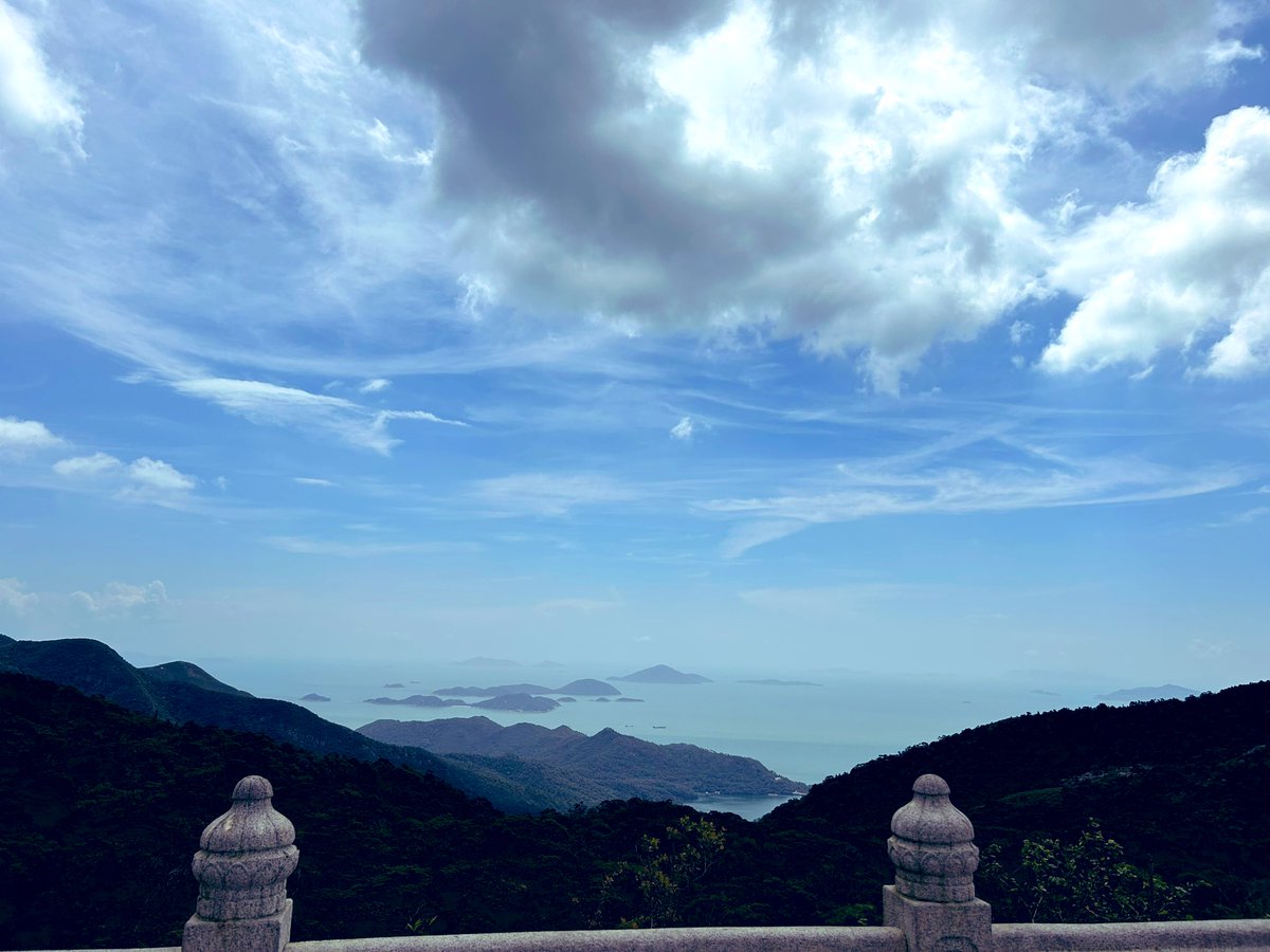 J_L_WTweets's tweet photo. Ngong Ping Reds. 🇭🇰 #LTVL https://t.co/fTPZCbEqgn