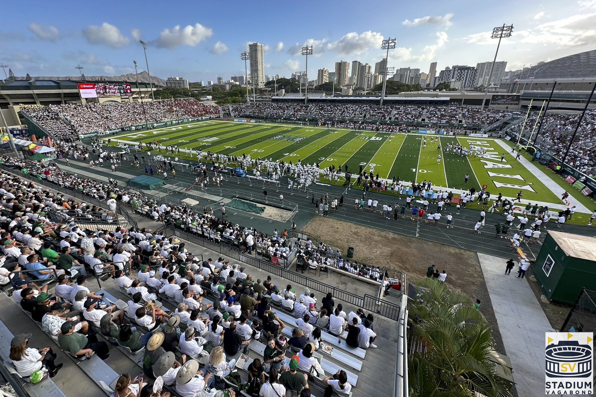 StadiumVagabond's tweet photo. TheHawaii Rainbow Warriors take the field at a 9/2/23 game vs Stanford at the Clarence T.C. Ching Athletics Complex #uh #hawaii #rainbowwarriors #stadium #groundhopping #hawaiiathletics #gobows #uhmanoa #hawaiisports #universityofhawaii #uhfootball #bowzone #bowzos #rainbows https://t.co/tNCHHrqF0h