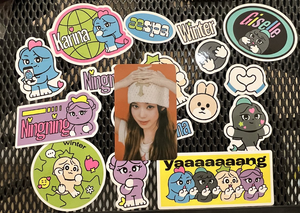 bemyae201117's tweet photo. MASKING TAPE_WINTER
#에스파 #카리나 #지젤 #윈터 #닝닝 #karina #winter #giselle #ningning
#aespa #エスパ #aespa_exhibition
#2차_MD #2nd_open #2nd_Merchandise https://t.co/rLKrfHaVYc