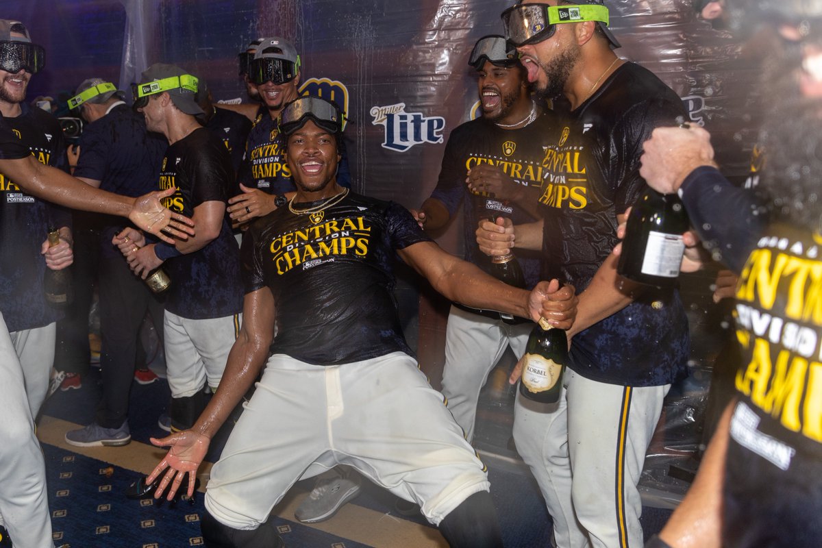 MLB's tweet photo. Crew love from October’s very own. #CLINCHED https://t.co/W07gpQ9vF3