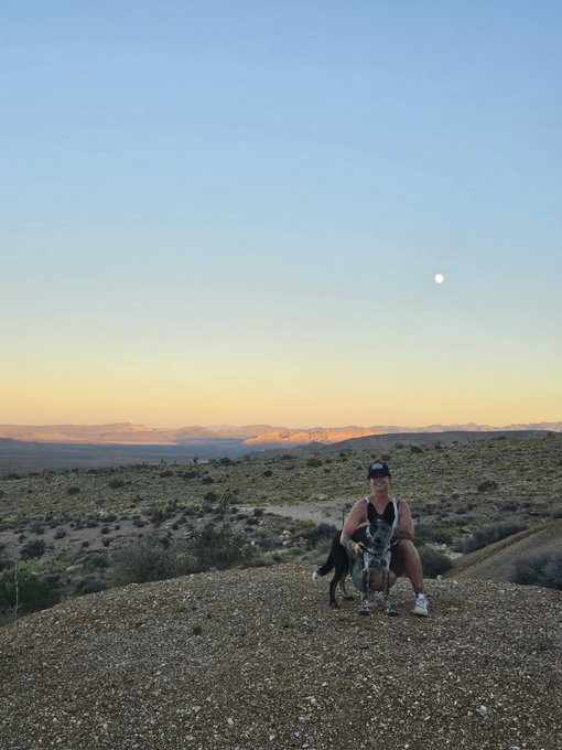 Sunset hike https://t.co/jSgnXkst0f