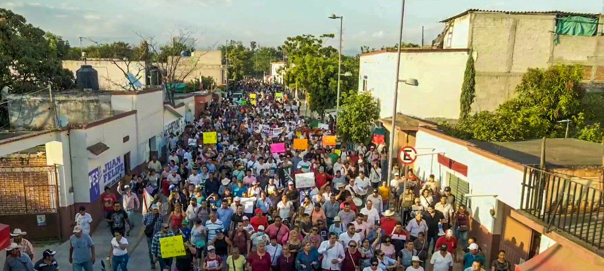 juanangel_fb's tweet photo. Decidí registrarme en la tierra que vio nacer a nuestro General Zapata, asumiendo el compromiso que él alguna vez asumió con nuestro pueblo. Hoy son nuevos tiempos y vamos a escribir una nueva historia. Contigo sí vamos a construir la #TransformacionSegura de Morelos ♥️ https://t.co/fABAEW9w5S