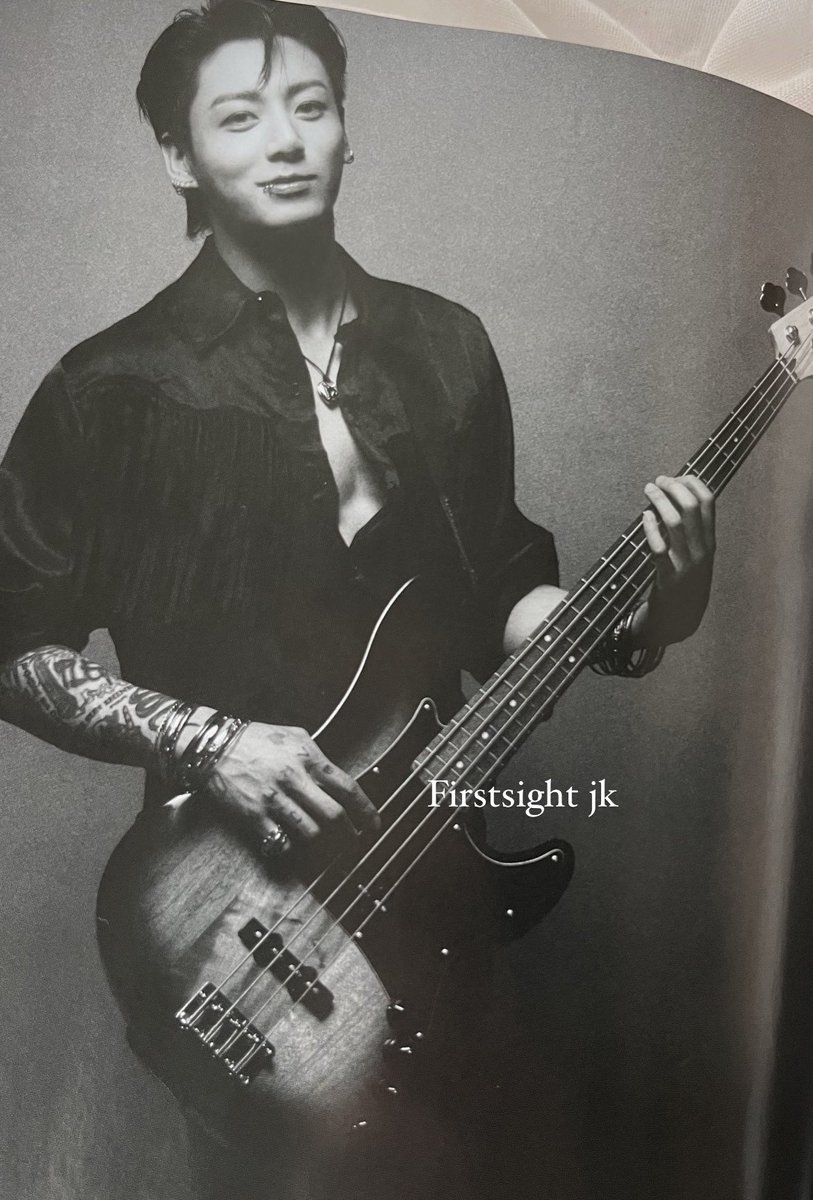 firstsight_jk's tweet photo. Omg Jungkook vogue is here 😍 https://t.co/b48d4BK4kL