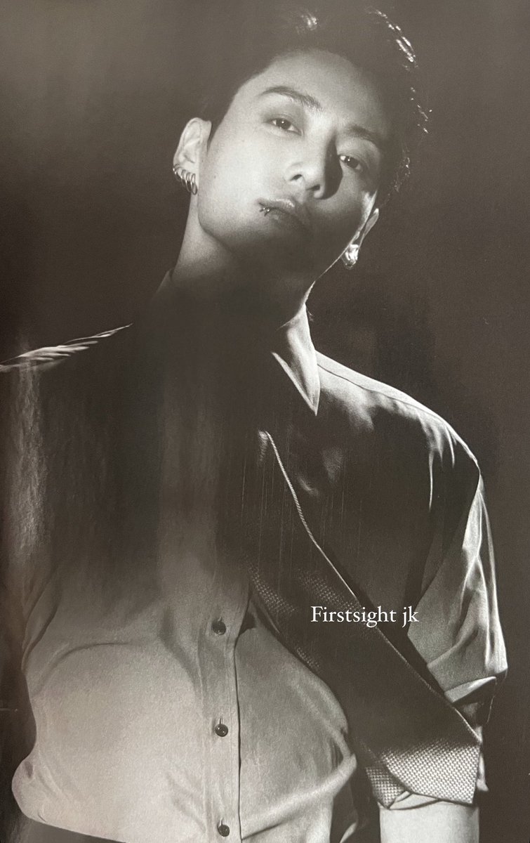 firstsight_jk's tweet photo. Omg Jungkook vogue is here 😍 https://t.co/b48d4BK4kL