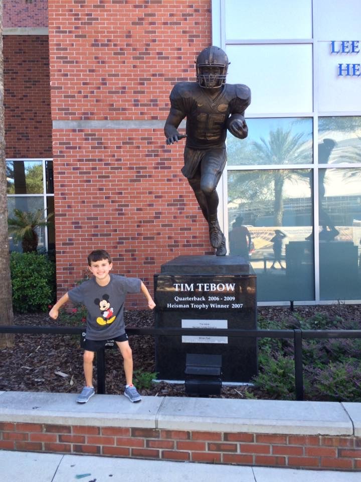 jd_landers's tweet photo. @TimTebow 7 years ago on the way to Disney. https://t.co/Rk4AqJ4BpR