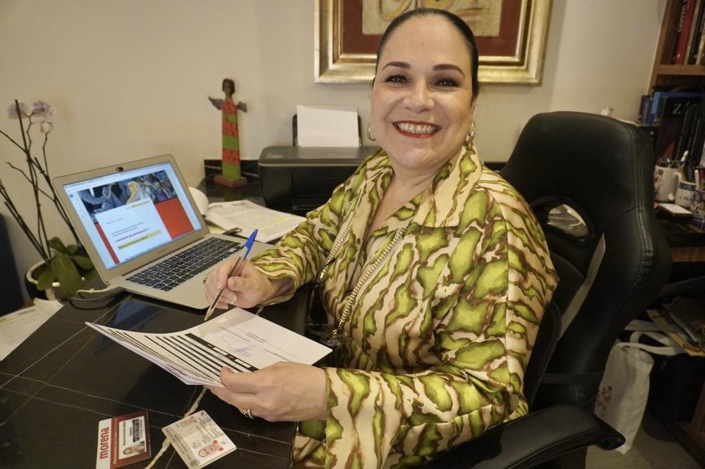 monicaferbal's tweet photo. ✍🏻 He completado mi registro inscribiéndome en el proceso de @PartidoMorenaMx para buscar la Coordinación Estatal de Defensa de la #CuartaTransformación en #Tabasco. Esta no es solo mi lucha, es la lucha de muchísimos hombres y mujeres libres por un Tabasco mejor y más fuerte 💪🏻 
Entre todas y todos construiremos un camino basado en la #dignidad, la #justicia y la #igualdad, donde cada voz tenga el poder de transformar nuestra realidad.

Les invito a que en los próximos días caminemos con alegría, porque esto debe ser una fiesta 🥳 llena de esperanza para cada tabasqueña y tabasqueño.