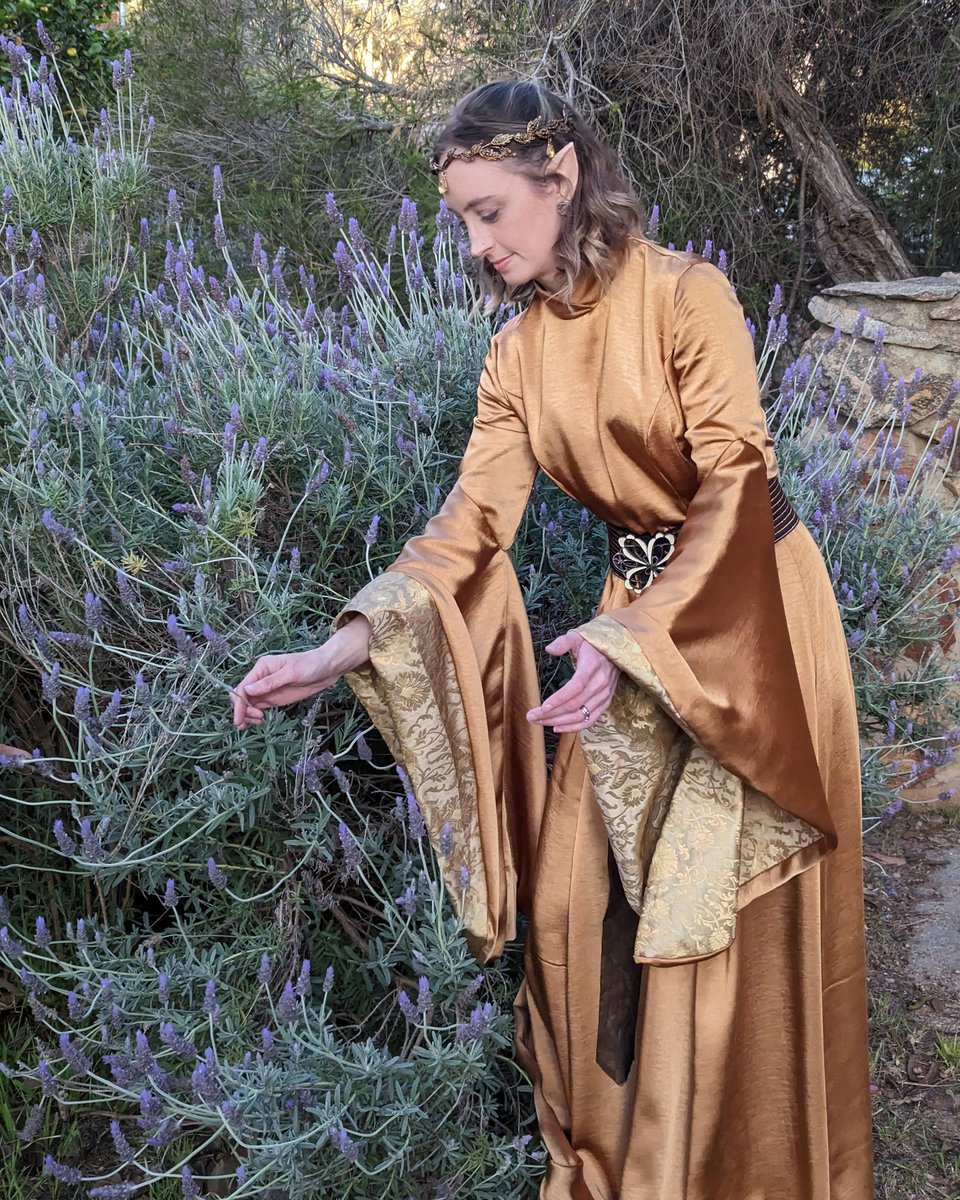 stacky_a's tweet image. My elven costume, made by me! 🙂