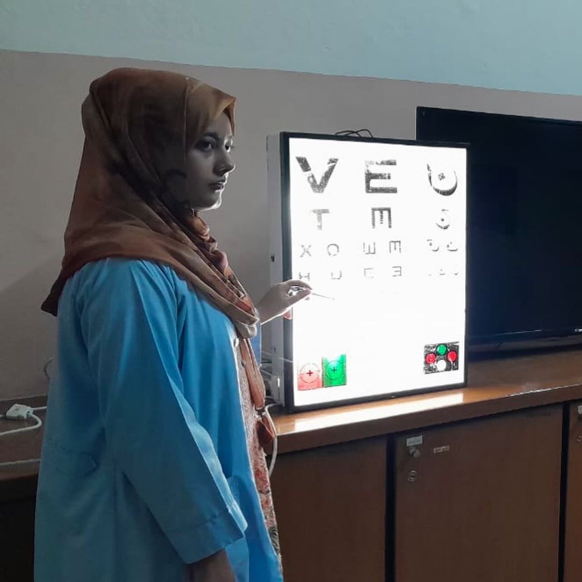 ZindagiTrust's tweet photo. The @LRBTPK team conducted thorough #eye check-ups at SMB School, screening 2091 students across grades 1 to 10 over eight days.

Their diligence revealed that 250 students were grappling with various vision-related issues, including #cataracts. https://t.co/hXw2UgKHkV