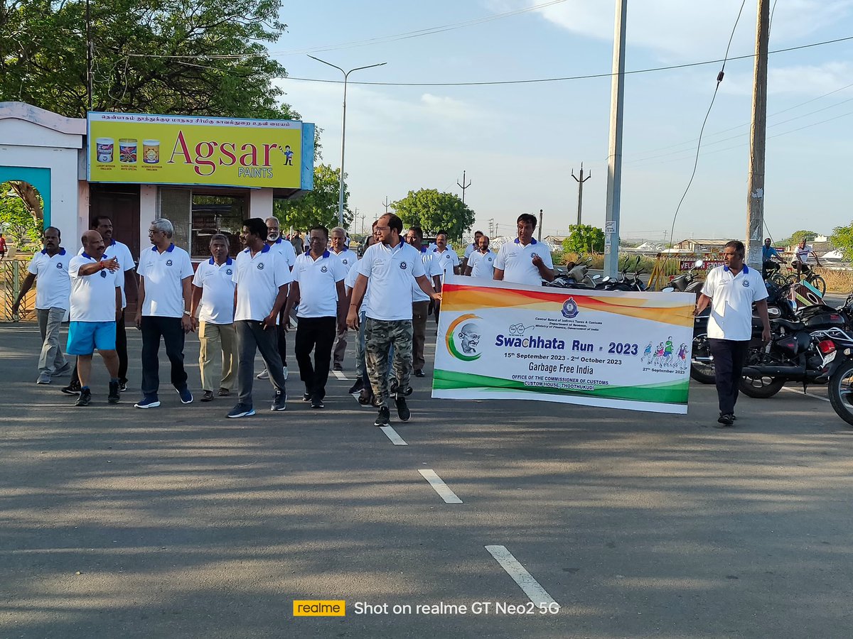suryaolly's tweet photo. The officers,Staff &amp; CB of Tuticorin Custom House participated in the Swachhata Run conducted on 27.09.23.@ 0700AM. The event was flagged off by Shri.KVVG Diwakar, Principal Commissioner at Roche Park, Tuticorin.@cusprevtrichy @cbic_india @swachhbharat #SwachhataHiSeva https://t.co/FV6VtmbFrz