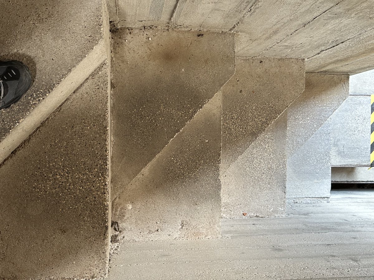 architext14's tweet photo. Scarpa. He designs all sorts of beautiful stairs flaunting various safety conventions (alternating tread, open riser, sans handrail, sans guardrail) and then he dies falling down stairs in Japan. https://t.co/Gh0C0fcCGe