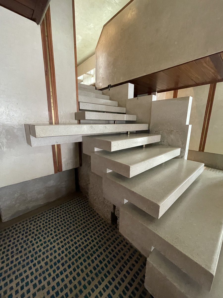architext14's tweet photo. Scarpa. He designs all sorts of beautiful stairs flaunting various safety conventions (alternating tread, open riser, sans handrail, sans guardrail) and then he dies falling down stairs in Japan. https://t.co/Gh0C0fcCGe