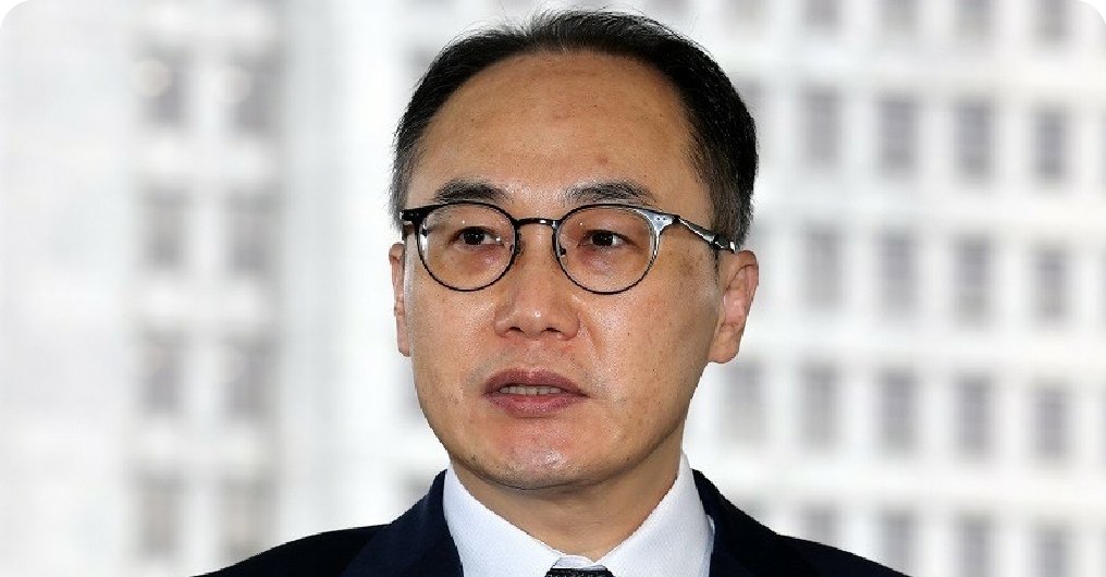 존재감 없는 검찰총장은 그 입 다물라. 
난 여태까지 한뚜껑이 검찰총장인줄.
이름 첨 들었음...ㅎㅎ