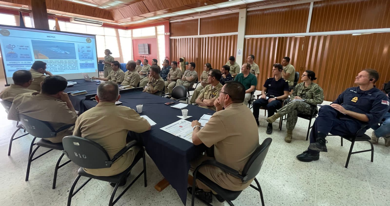 httpspbstwimgcommediaF7AIUNDXsAAkbuzformatjpgnamelarge