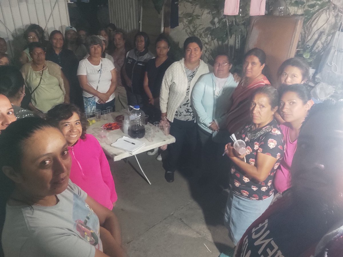 JesusEDistrito6's tweet photo. Con Alegria el día de hoy Visitamos y compartimos el mensaje de nuestros Amigos @alfredodelmazo @EduardoFloMa1  en las comunidades #19deSeptiembre y #IzcalliJardines Dónde Nuestras Amigas Reiteran su Lealtad y Compromiso. #Distrito6 #Ecatepec https://t.co/flGxMzOUMC