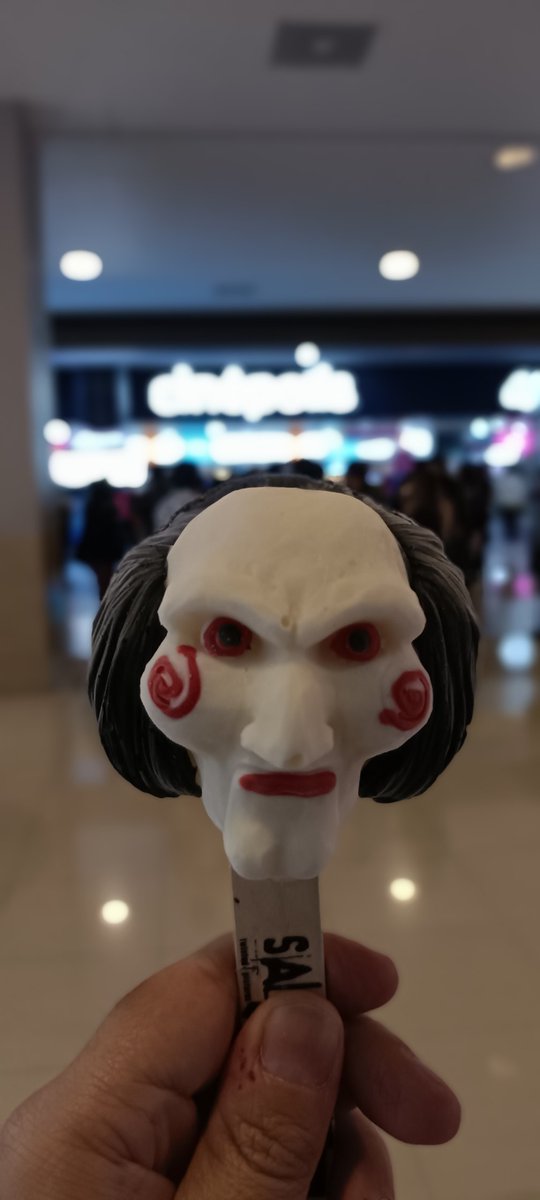 Moveeks's tweet photo. ¡Ya vieron! ¡Les dije que habría consecuencias al abrir la caja de #SawX! Pero al final todos fuimos amigos y hasta una paleta de #BillyPuppet tuvimos ¿Sobrevivirá el juego?
@CorazonFilms https://t.co/fOj21WcjOR