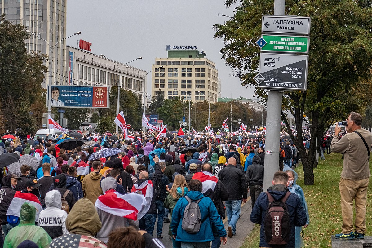 Tsihanouskaya's tweet photo. Almost 400 were detained in #Belarus on this day alone three years ago, as more than 100,000 marched to mark the 50th day of protest since the stolen elections. We can't forget all the brave Belarusians who stood against tyranny. Many continue to be held as political prisoners. https://t.co/HjQx1xAkUd
