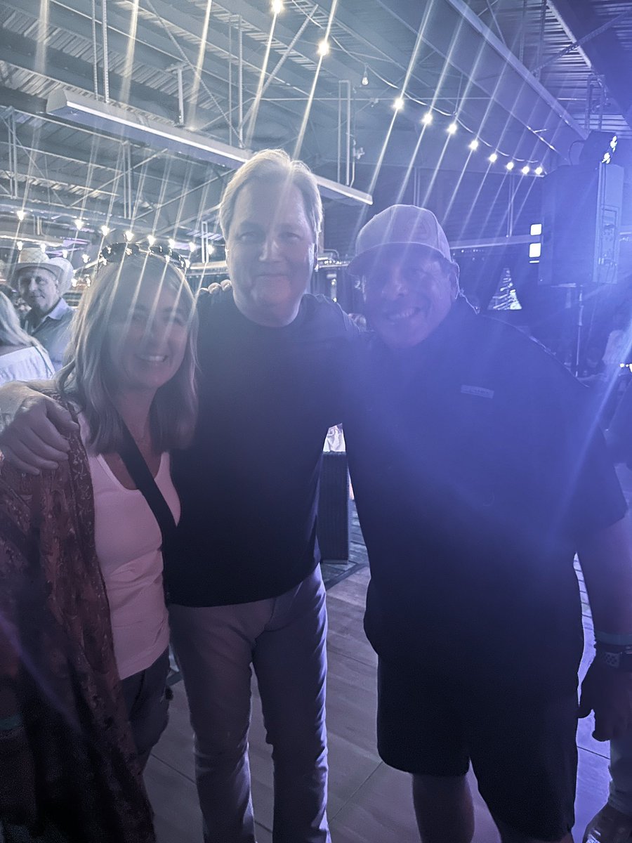 Samtlt's tweet photo. @stevewariner Thanks so much for an awesome night! It’s always great to see you!
#cgp
#gretschguitars https://t.co/5gC1suW6xj