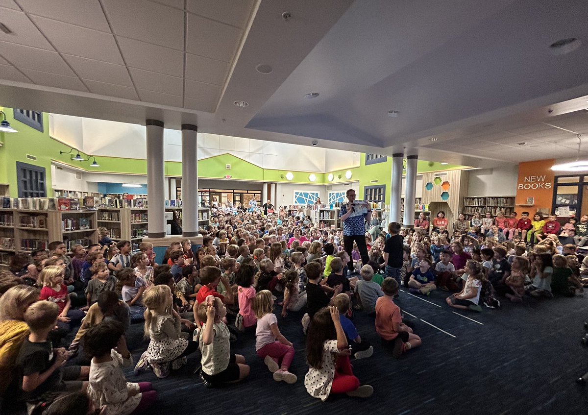 Brookfield Elementary Library tweet media