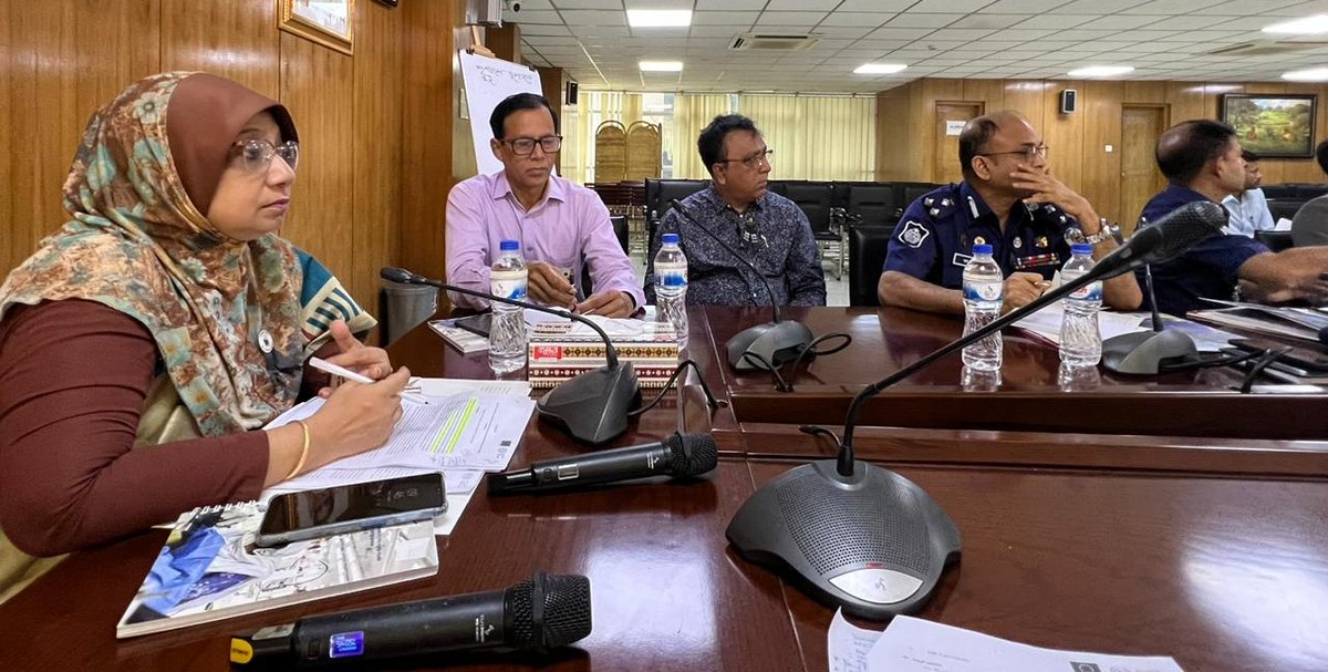 ilobangladesh's tweet photo. 🤝Bangladesh's Ministry of #Labour and #Employment (MoLE) brings together #workers and #employers to discuss International Labour Standards and progress! 🚀 #Tripartism #EmpowerBangladesh #LabourStandards
https://t.co/GW4b4jck7d https://t.co/9dKctomixb