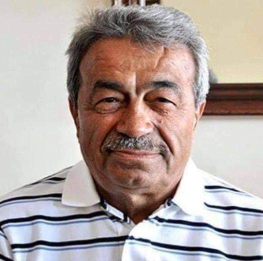 YILLAR ÖNCEYDİ.
Televizyon programımdaki 4 konuktan ikisi
Sırrı Sakık ile Murat Bozlak’tı.
Diğer ikisi ise Kamer Genç ile Mehmet Gül.
(İkisi de ışıklar içinde olsunlar)
Programın ortasında Sırrı Sakık, Kamer Genç’e hücum eder:
-”Siz Atatürk’ü savunarak soykırıma uğrayan
Dersimli