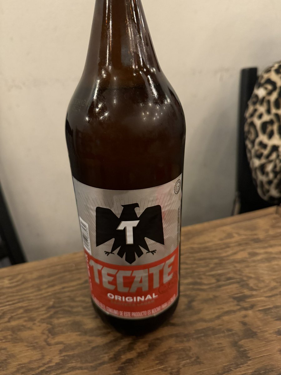 Deslechado_'s tweet photo. Empezando la semana tarde!🍻 https://t.co/a9GNGw5MGg