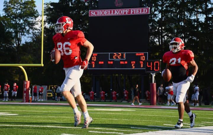 Two fellas working hard, my old teammate Ryder Kurtz #86 @SPSFootballNH and my big bro #81 @GrotonZebras @BigRed_Football