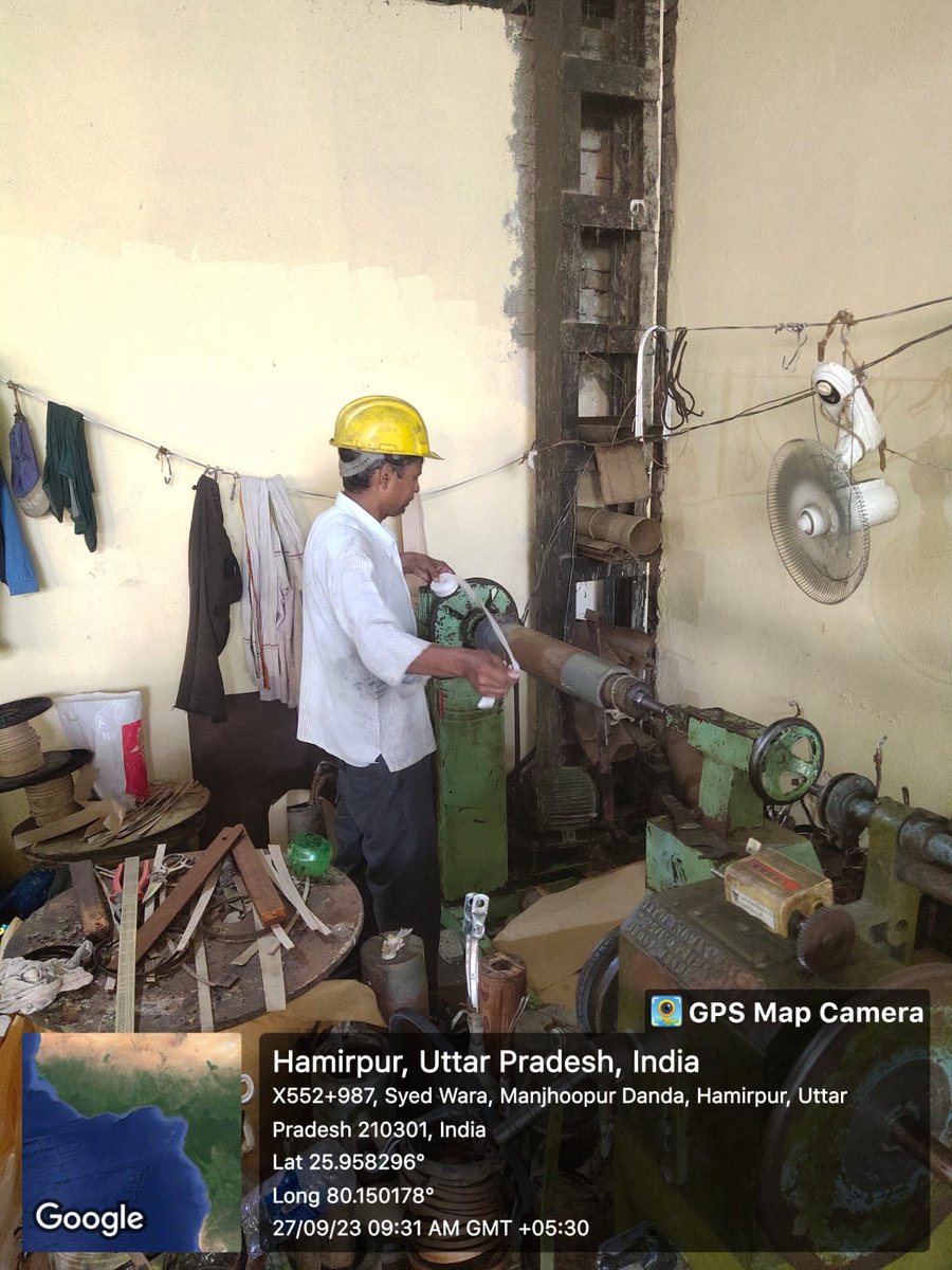 SdoKulpahar's tweet photo. Repairing of damage transformer is going on at hamirpur workshop as per instruction of SE workshop sir and EE workshop banda sir @dvvnlhq @DvvnlDirectorT @DvvnlWorkshop @SeHamirpur @ee_ewd https://t.co/nSVDmTrvfq