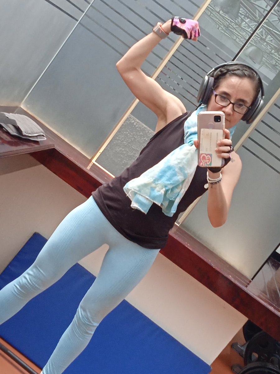 cris1783's tweet photo. Cuando me preguntan ¿Porqué voy al gimnasio?... 

Yo: porque se que soy la #gymcrush de alguien ❤️😎❤️ https://t.co/Pe9zAHviKi