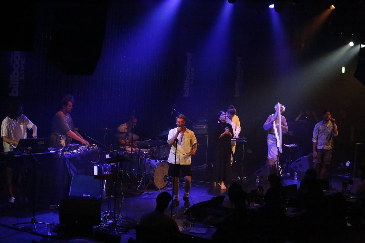 billboardlive_o's tweet photo. 【LivePhoto📸】
9/ 26（Tue）
『Soccer 96 & Ghost In The Tapes with guest ermhoi & Julia Shortreed Temple of Sound at Billboard Live』

権威あるイベントを日本に招致し行われる【Temple of Sound】とビルボードライブのコラボレート公演。UKか���は新世代UKジャズのユニット、サッカー96。サンプラーを駆使し伝統の継承と独自のサウンドを探求し続けるゴースト・イン・ザ・テープスが登場。日本からはシンガーソングライターやトラックメイカーとして活躍目覚ましいermhoiがオンステージ。他文化との音楽的創造のステージを作り出した。
横浜公演は本日9月27日、ビルボードライブ横浜（@billboardlive_y )にて。
ご予約受付中→ https://t.co/yKbzyb3RQ4

【Member】
＜Soccer 96＞  Danalogue (Synthesizer) Betamax (Drums) Tom Herbert (Bass)
＜Ghost In The Tapes＞  Joseph Wallace (MC) Genshu Fukaya(MC, Percussions) Samy Abboud (Sampler) Jordan Parry (Synthesizer) Marysia Osu (Harp) Matt Gedrych (Bass) Blake Cascoe (Drums) ＜Guests＞  ermhoi(Vocals) ※ゲストでの参加を予定しておりましたJulia Shortreedが声帯炎を発症した為大阪公演の出演はキャンセルとなりました。

📸Kenju Uyama

#Billboardlive
#Billboard
#ビルボード
#ビルボードライブ
#OSAKA
#Livephoto