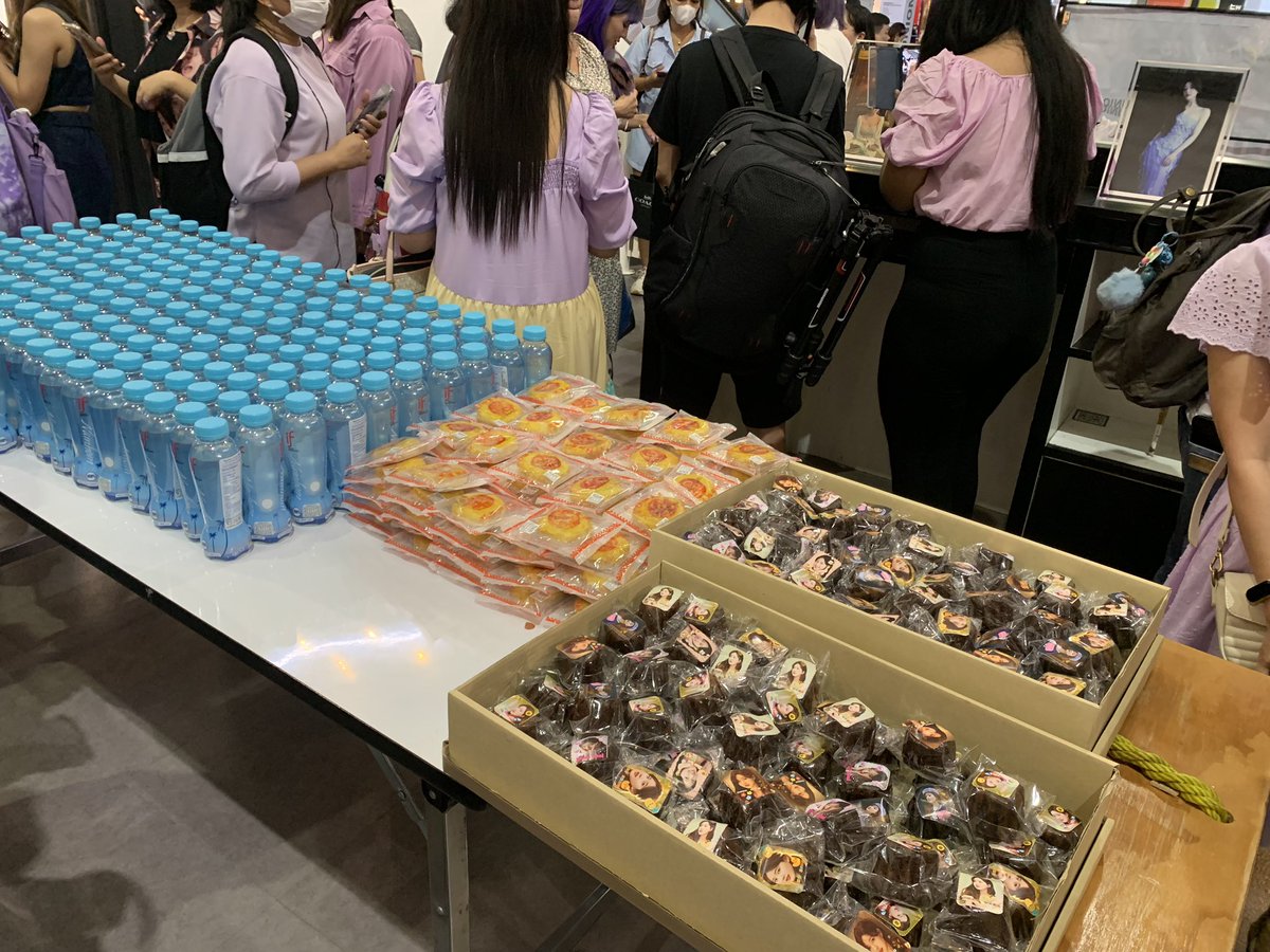 ZhaolusiTH's tweet photo. 💜💜💜💜🇹🇭🇹🇭🇹🇭🇹🇭

#WelcomeZhaolusiToThailand
#ประเทศไทยมีจ้าวลู่ซือแล้ว

#จ้าวลู่ซือ #赵露思 #Zhaolusi https://t.co/d9vQwAmeIk