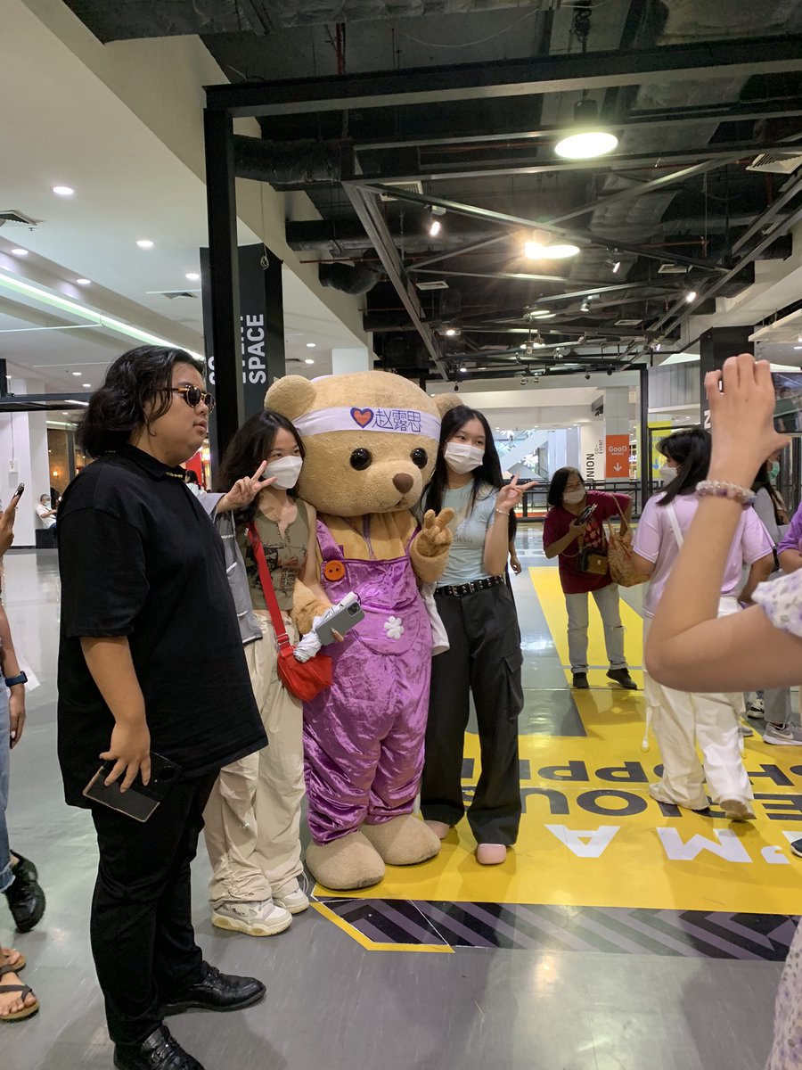 ZhaolusiTH's tweet photo. 💜💜💜💜🇹🇭🇹🇭🇹🇭🇹🇭

#WelcomeZhaolusiToThailand
#ประเทศไทยมีจ้าวลู่ซือแล้ว

#จ้าวลู่ซือ #赵露思 #Zhaolusi https://t.co/d9vQwAmeIk