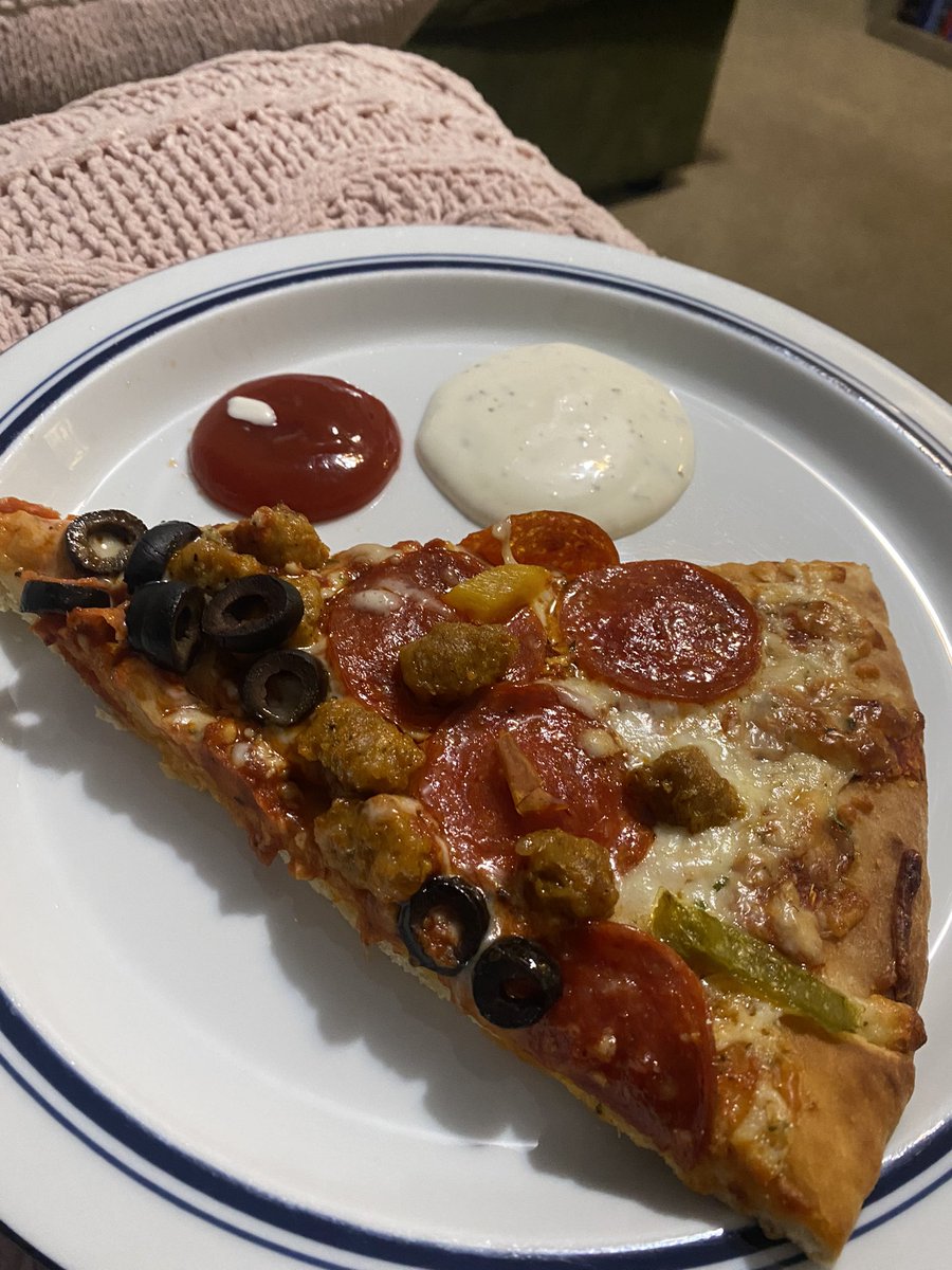 Dinner tonight is pizza with ketchup and #seeminglyranch