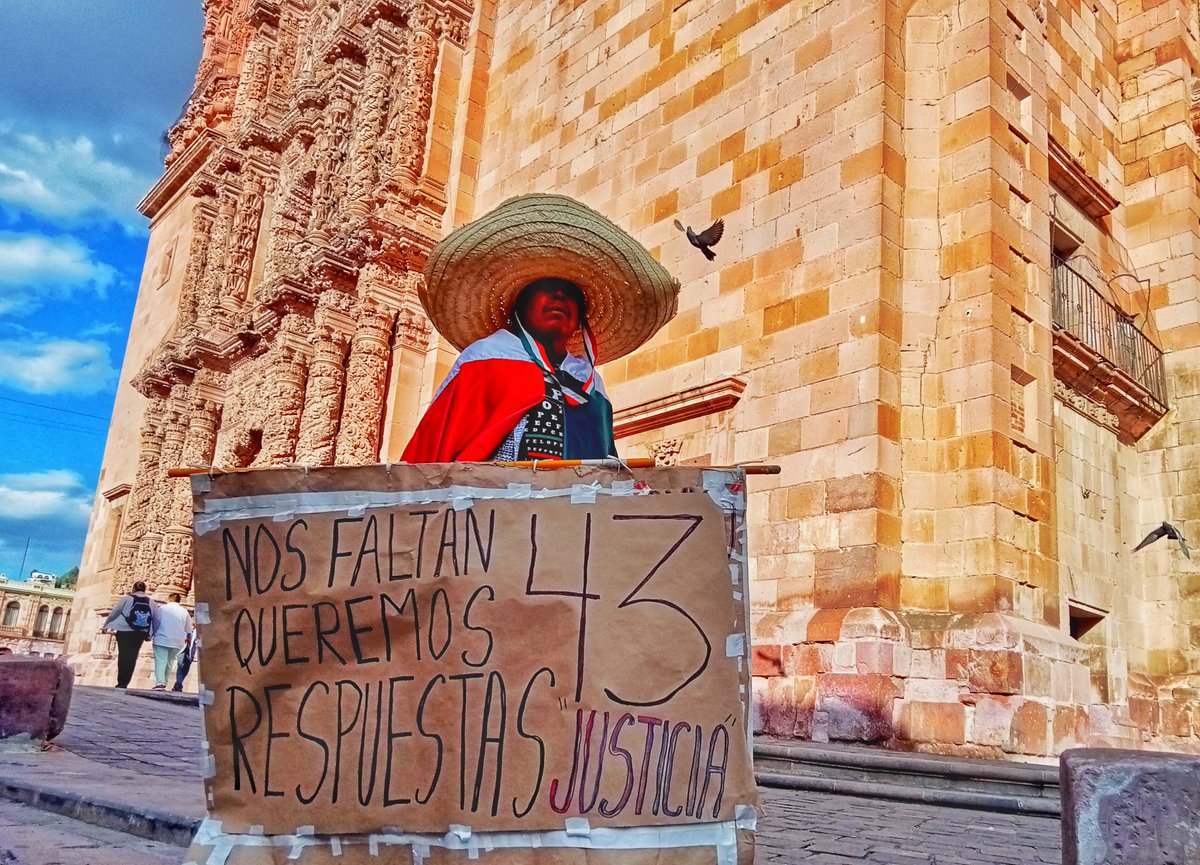 Martin Pueblo y su manifestación para exigir que se localicé a los 43 de Ayotzinapa
Zacatecas, vida cotidiana. 26/sep/23 #Ayotzinapa9Años #AyotzinapaHastaEncontrarlos #AyotzinapaNoSeOlvida #AyotzinapaVerdadyJusticia