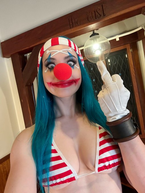 Buggy the genius jester 😏🤡💕 https://t.co/icVfjvHde8