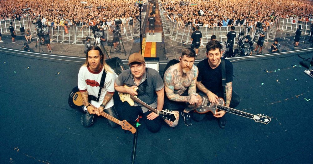 MothershipSG's tweet image. Fall Out Boy to perform in S'pore on Dec. 12, 2023 bit.ly/3ZuAo1H