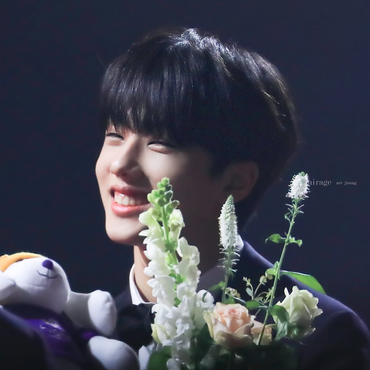 볼 때마다 행복해지는 사진이얌 .. 🫳🏻
                                                    🪻🐹🌼