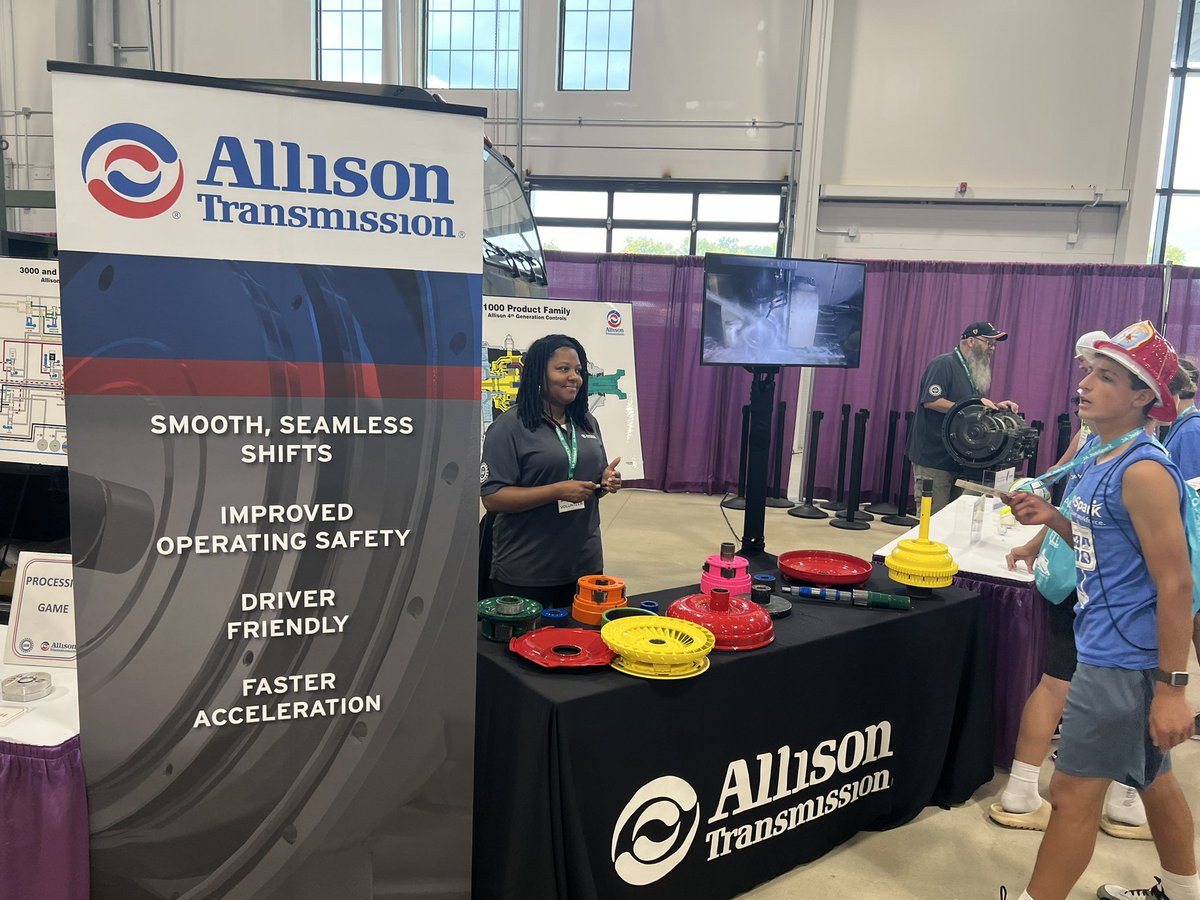 Andy_Harsha's tweet photo. Everybody who is Anybody is showing up at @JACentralInd #JobSpark this week. @EliLillyandCo , @Roche , @Lucas_Oil , @AllisonTrans . @PurdueAg , and MORE! Students at @BelzerBears and @FCVWildcats are meeting with all the top dogs! @ltgoodnews https://t.co/gearjRTqUz