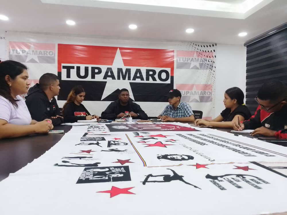 CarlosPerezMRT's tweet photo. Desde el Equipo Nacional de la @JuventudMRTVzla  seguimos trabajando para consolidar nuestra organización.

Sepan los nacidos y los que van a Nacer que Nacimos para Vencer y no para ser vencidos.
"Ernesto Guevara"
#DialogoSoberano https://t.co/UbZk4VtSaf
