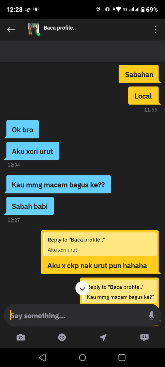simpleguys_'s tweet photo. Ade yg kenal ke mamat nie? Pakai fake pic kot.Xde rupa ,xboleh nak accept diri sendiri mcm nie lah hahaha...kesian...muka dye mcm jalan raya yg baru kena turap kot...😌😌😌 https://t.co/GvNHSx2kYN