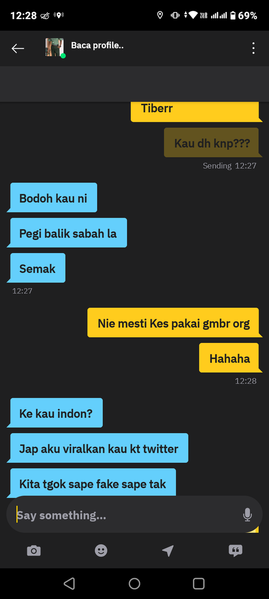 simpleguys_'s tweet photo. Ade yg kenal ke mamat nie? Pakai fake pic kot.Xde rupa ,xboleh nak accept diri sendiri mcm nie lah hahaha...kesian...muka dye mcm jalan raya yg baru kena turap kot...😌😌😌 https://t.co/GvNHSx2kYN